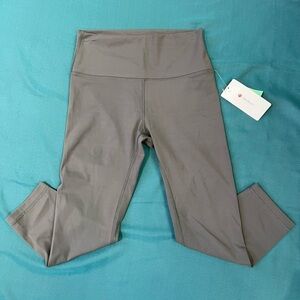 Hey Nuts Essential Yoga Crop Leggings